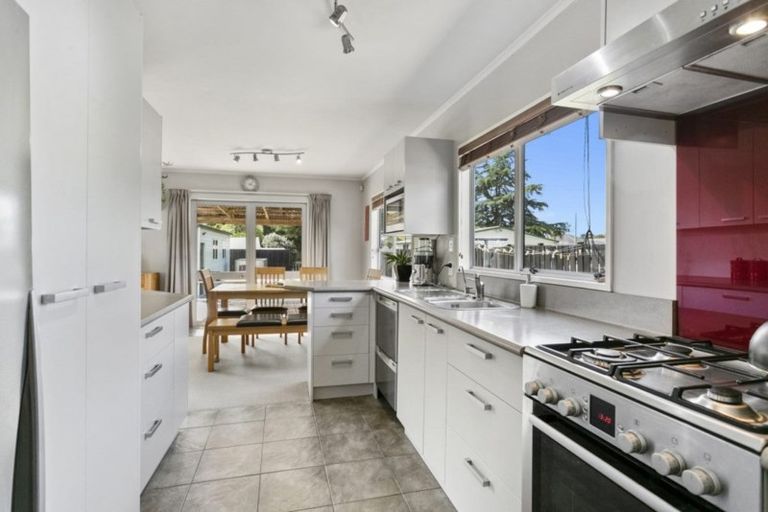 Photo of property in 16 Sheridan Crescent, Leamington, Cambridge, 3432