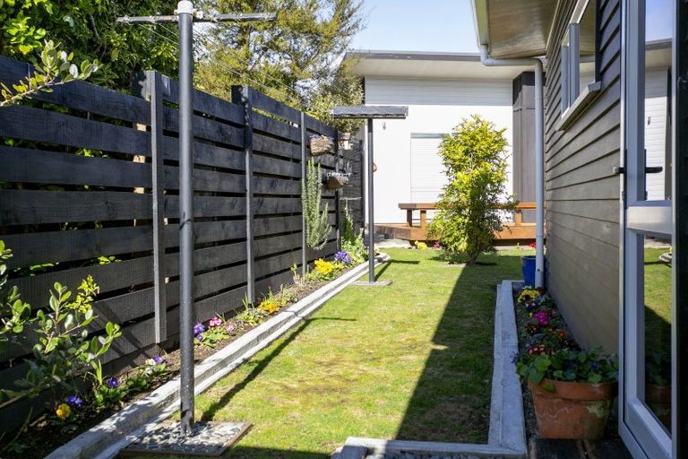 Photo of property in 63 Parekaawa Drive, Motuoapa, Turangi, 3382