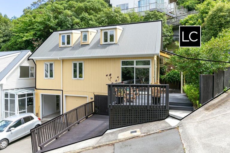 Photo of property in 2/39 Onslow Road, Khandallah, Wellington, 6035