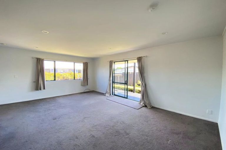 Photo of property in 19 Swan Crescent, Pakuranga, Auckland, 2010