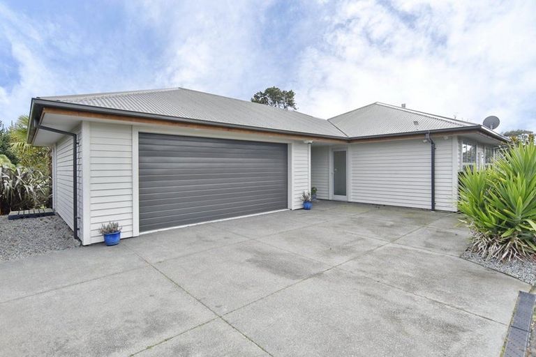 Photo of property in 50 Infinity Drive, Pegasus, 7612