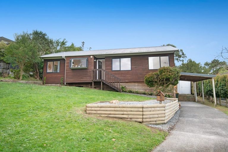 Photo of property in 2/14 Valecrest Place, Bayview, Auckland, 0629