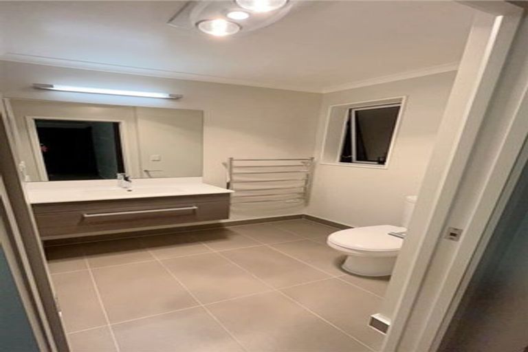 Photo of property in 10 Vincent Lane, Hobsonville, Auckland, 0616