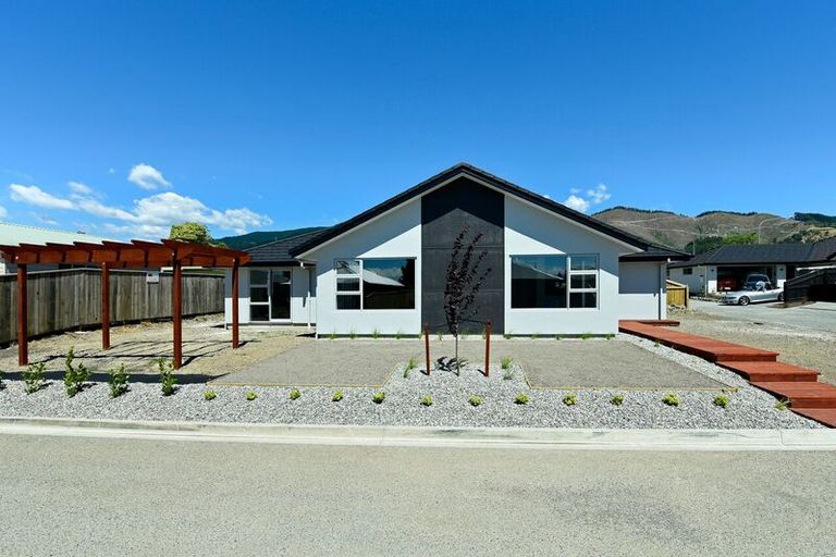 Photo of property in 5 Carmello Grove, Richmond, 7020