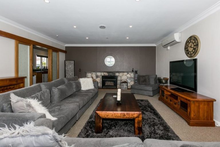 Photo of property in 6 Oxford Street, Taradale, Napier, 4112