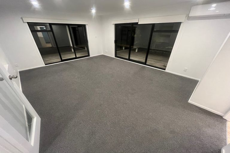 Photo of property in 2/19 Gulf Crest, Bucklands Beach, Auckland, 2012