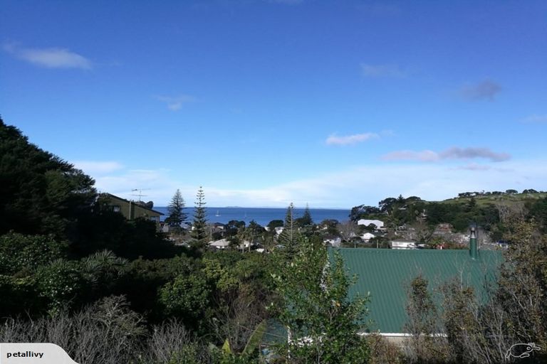 Photo of property in 32 Cochrane Avenue, Arkles Bay, Whangaparaoa, 0932