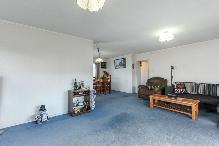 Photo of property in 2/83 Glendale Road, Glen Eden, Auckland, 0602