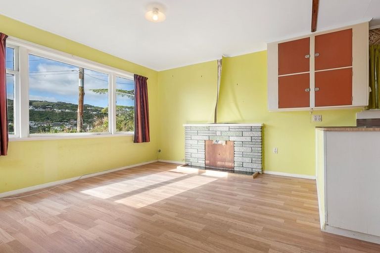 Photo of property in 243 Main Road, Tawa, Wellington, 5028