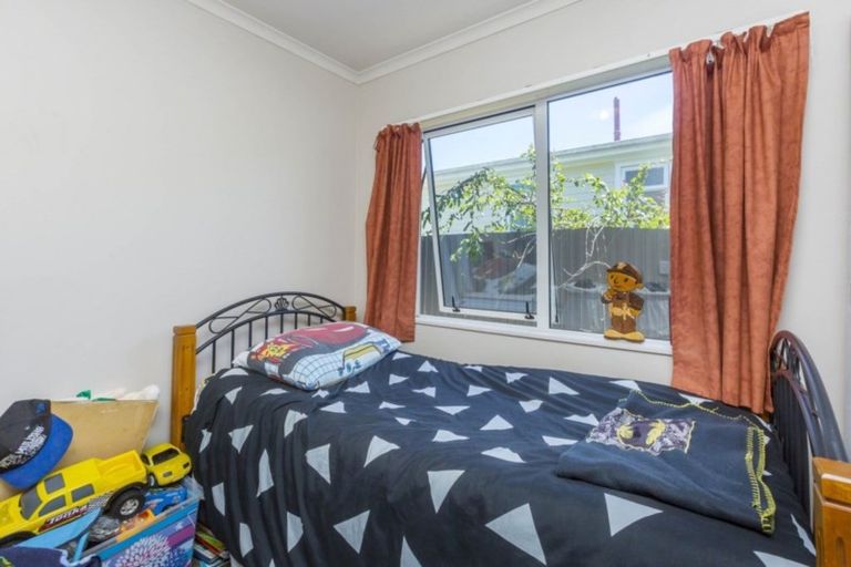 Photo of property in 32a Aniseed Grove, Timberlea, Upper Hutt, 5018
