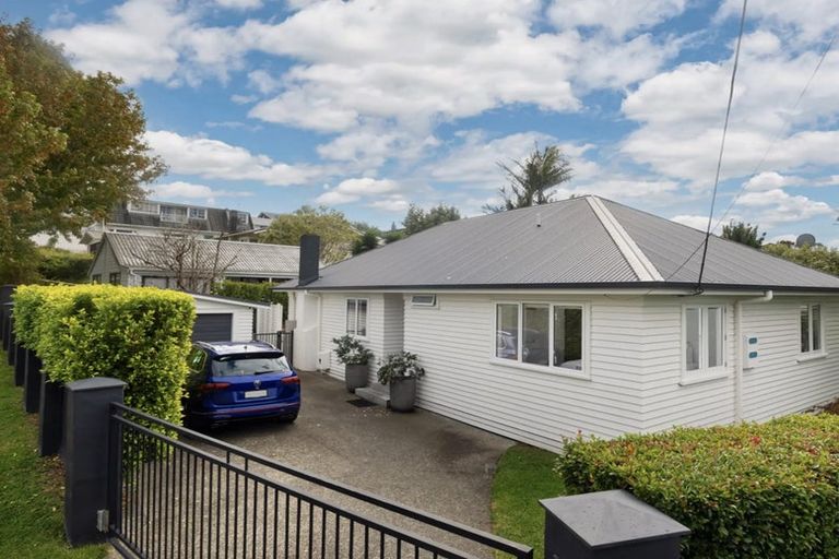 Photo of property in 28 Alfred Street, Northcote Point, Auckland, 0627