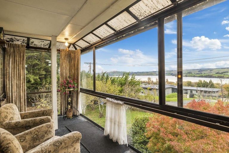 Photo of property in 10 Gull Street, Waihola, Milton, 9073