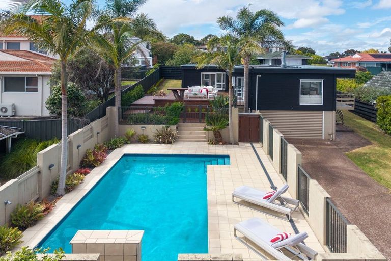 Photo of property in 22 Andrea Place, Sunnyhills, Auckland, 2010