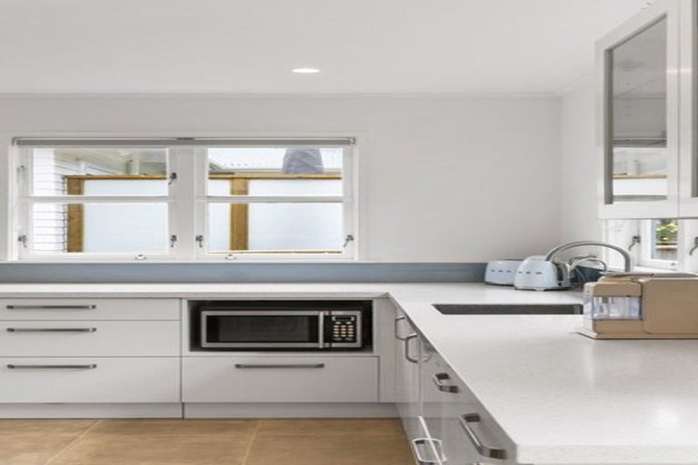 Photo of property in 4 Arapiko Street, Johnsonville, Wellington, 6037