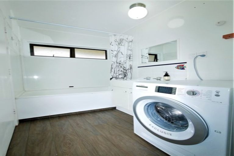 Photo of property in 4 Claremont Grove, Mount Victoria, Wellington, 6011