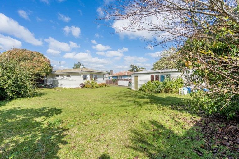 Photo of property in 10 Brentford Place, Manurewa, Auckland, 2102