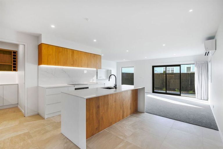 Photo of property in 1a Mcfaddens Road, St Albans, Christchurch, 8052