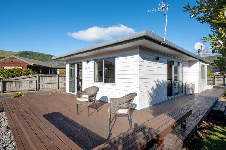 Photo of property in 4 Antonia Place, Kinloch, Taupo, 3377