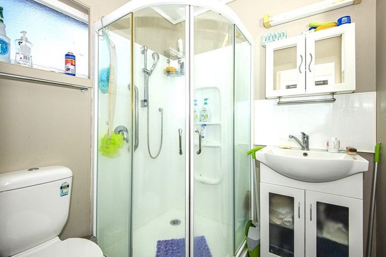 Photo of property in 1 Commins Road, Onerahi, Whangarei, 0110