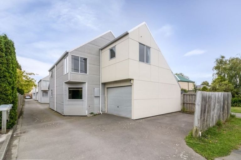 Photo of property in 31 Olliviers Road, Phillipstown, Christchurch, 8011