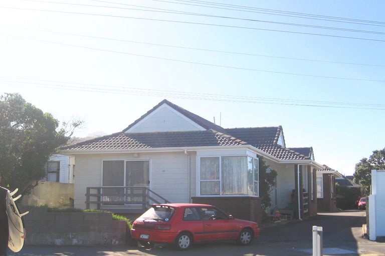 Photo of property in 88 Lyall Parade, Lyall Bay, Wellington, 6022