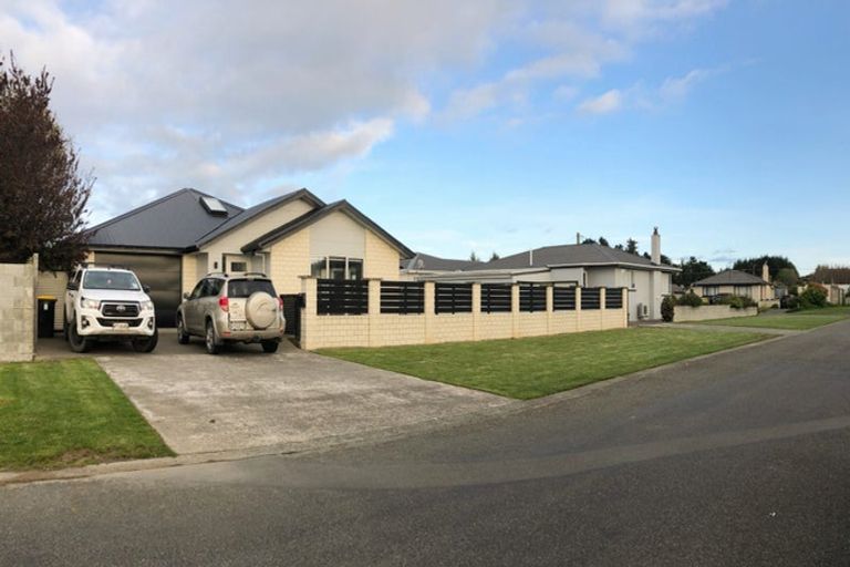 Photo of property in 51 Holloway Street, Waikiwi, Invercargill, 9810
