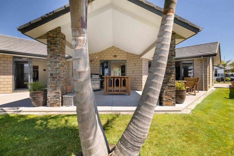 Photo of property in 10 Sophora Place, Papamoa Beach, Papamoa, 3118