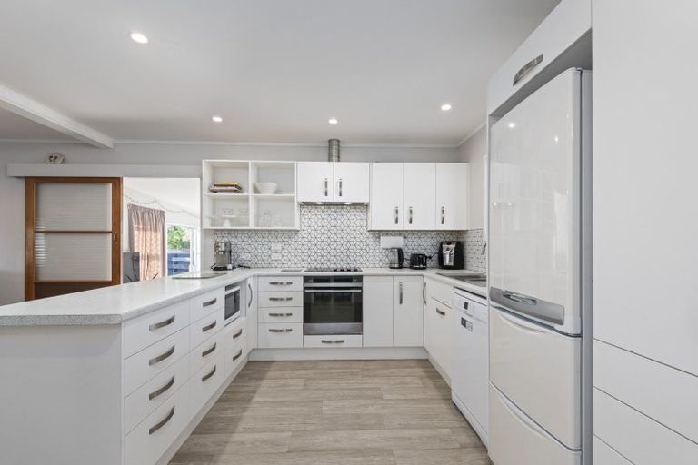 Photo of property in 12 Walker Crescent, Bulls, 4818