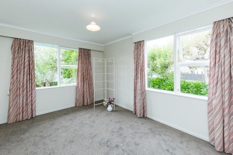 Photo of property in 52 Skerman Street, Marton, 4710