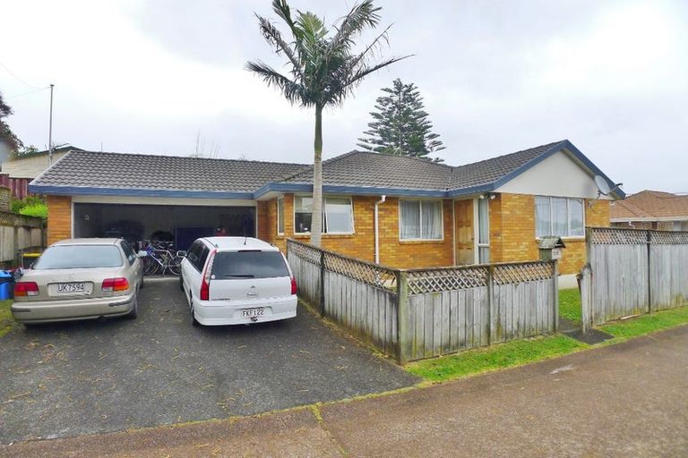 Photo of property in 2/12 Bowater Place, Manurewa, Auckland, 2102