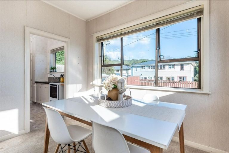 Photo of property in 8 Bould Street, Johnsonville, Wellington, 6037