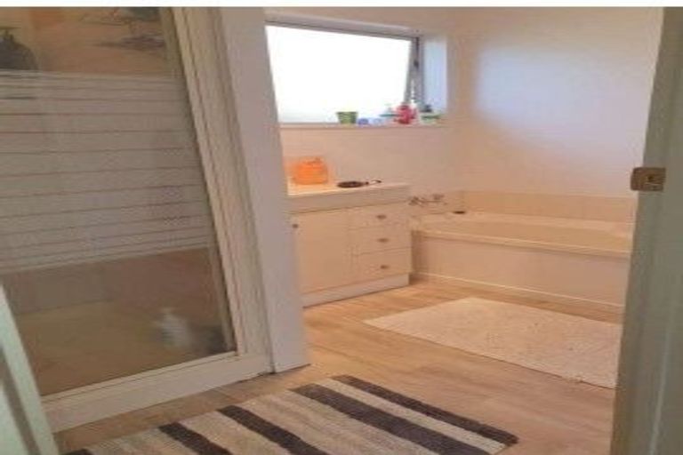 Photo of property in 1 Green Lane, Pukekohe, 2120