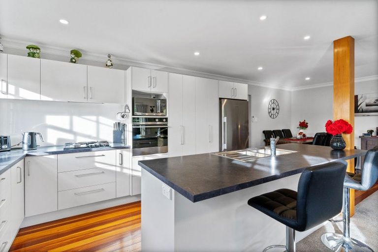 Photo of property in 68 Great North Road, Winton, 9720