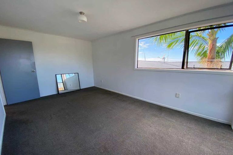 Photo of property in 54 Potter Avenue, Northcote, Auckland, 0627