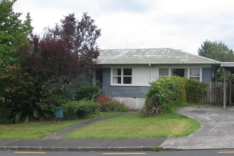 Photo of property in 1/2 Sunhaven Avenue, Glenfield, Auckland, 0629