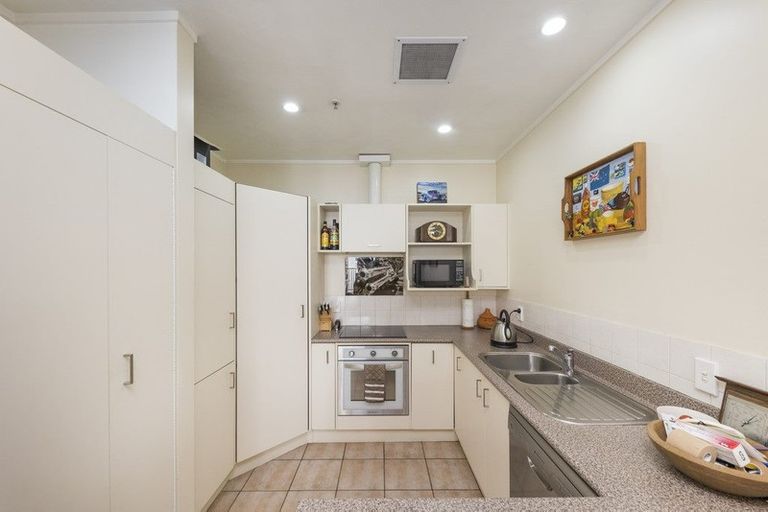 Photo of property in Maddison Apartments, 3/6a Queen Street, Palmerston North, 4410