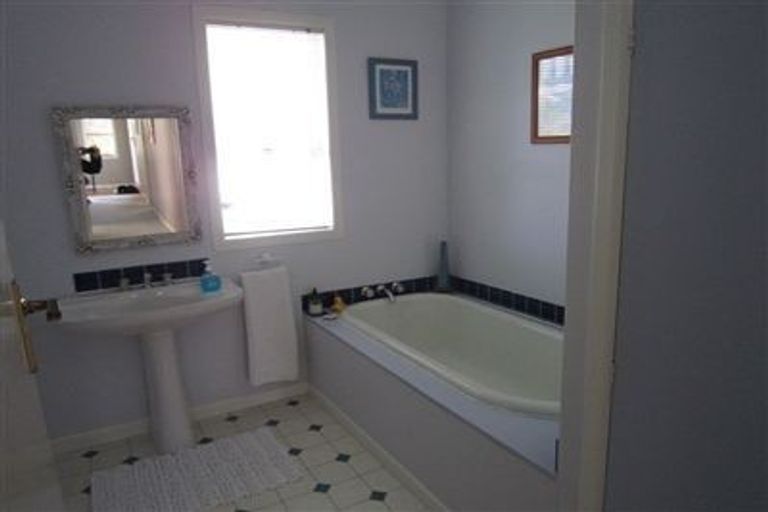 Photo of property in 2/59 Aramoana Avenue, Devonport, Auckland, 0624