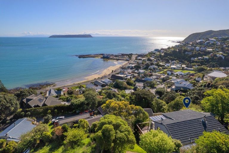 Photo of property in 5 Roys Road, Plimmerton, Porirua, 5026