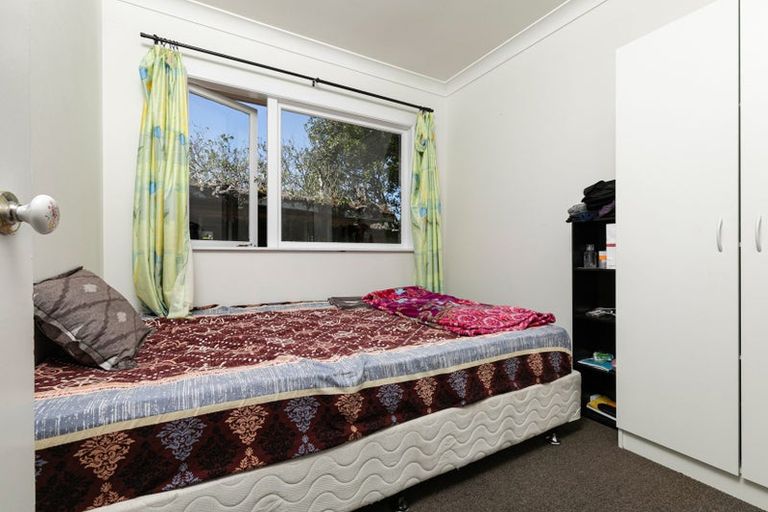 Photo of property in 1/84 West Coast Road, Glen Eden, Auckland, 0602