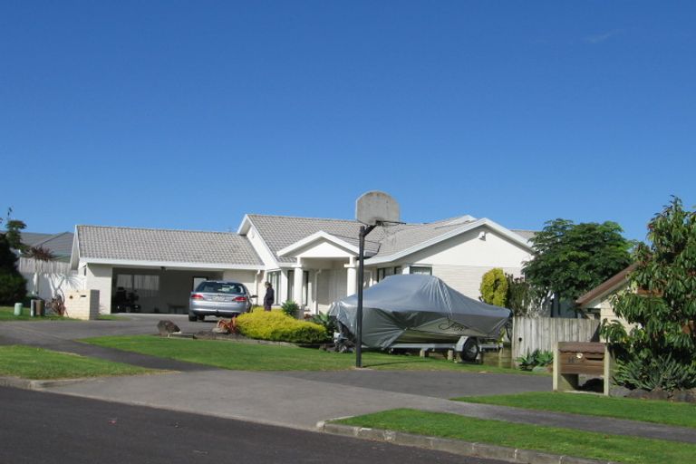 Photo of property in 6 Sharples Place, Somerville, Auckland, 2014