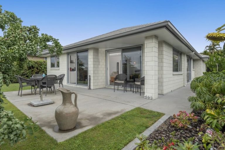 Photo of property in 10 Vista Close, Omokoroa, 3114