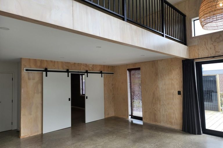 Photo of property in 16 Peace Avenue, Moturoa, New Plymouth, 4310