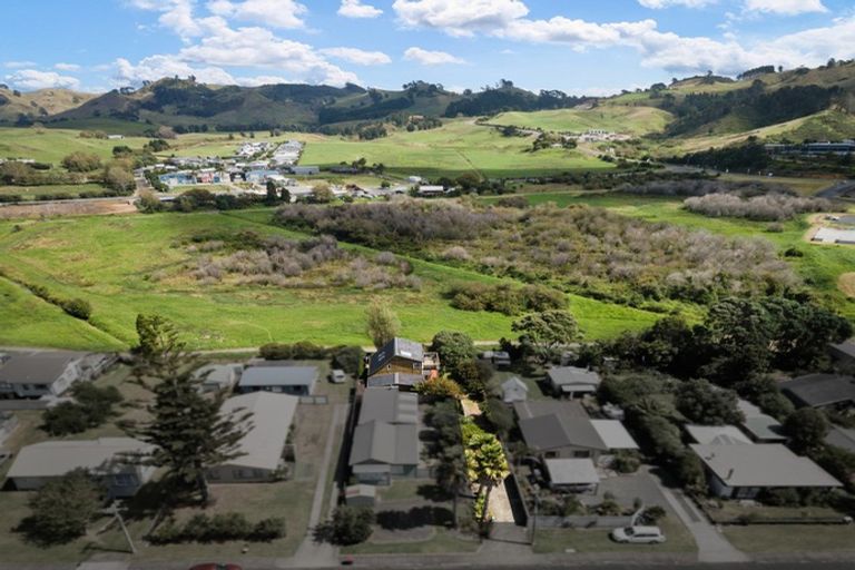 Photo of property in 18a Hillview Road, Waihi Beach, 3611