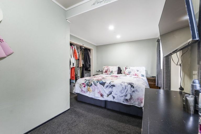 Photo of property in 92 Heta Road, Highlands Park, New Plymouth, 4312