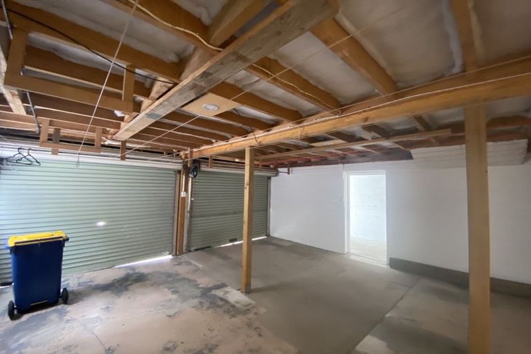 Photo of property in 6 Regal Place, Forrest Hill, Auckland, 0620