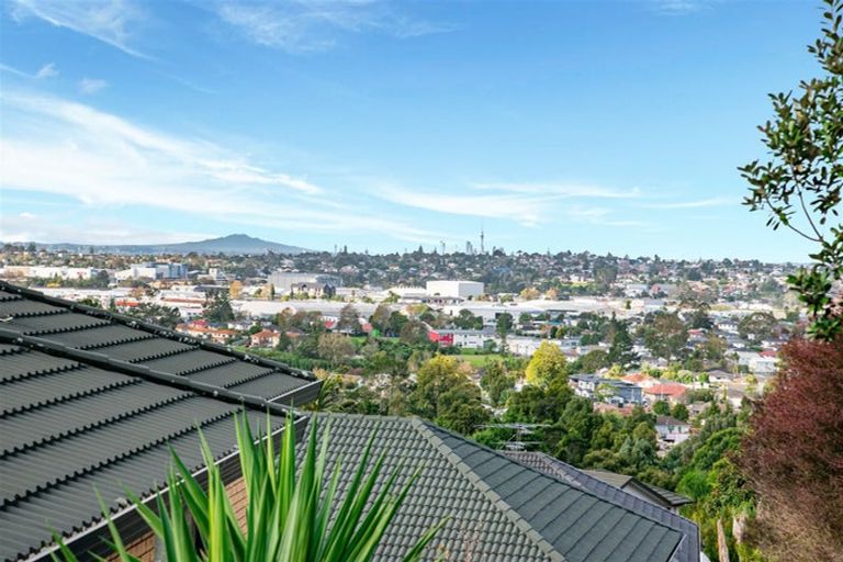 Photo of property in 86 San Valentino Drive, Henderson, Auckland, 0612