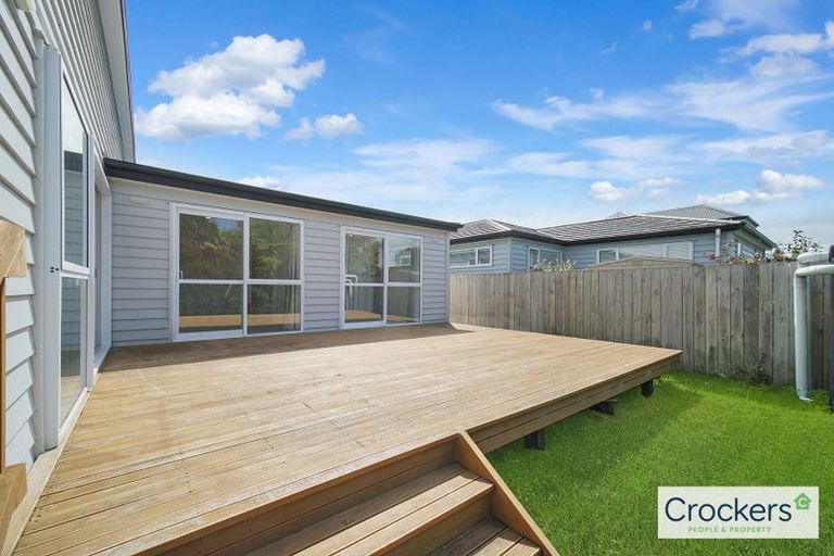 Photo of property in 16 Ararata Lane, Mangere Bridge, Auckland, 2022