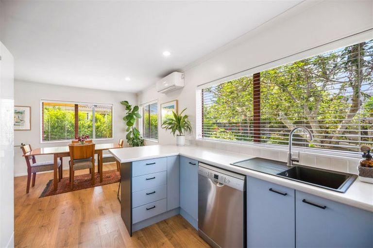 Photo of property in 732d Te Atatu Road, Te Atatu Peninsula, Auckland, 0610