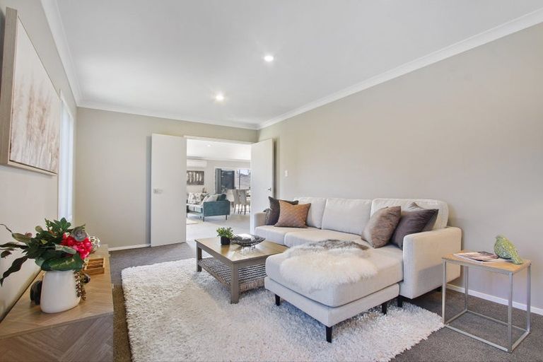 Photo of property in 543 Scenic Drive, Waiatarua, Auckland, 0612