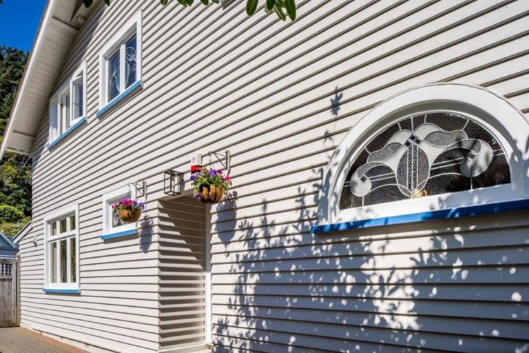 Photo of property in 103 Muritai Road, Eastbourne, Lower Hutt, 5013